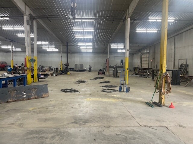 More Photos Of 23044 Honey Creek Rd, Sulphur Springs Distribution For Sale