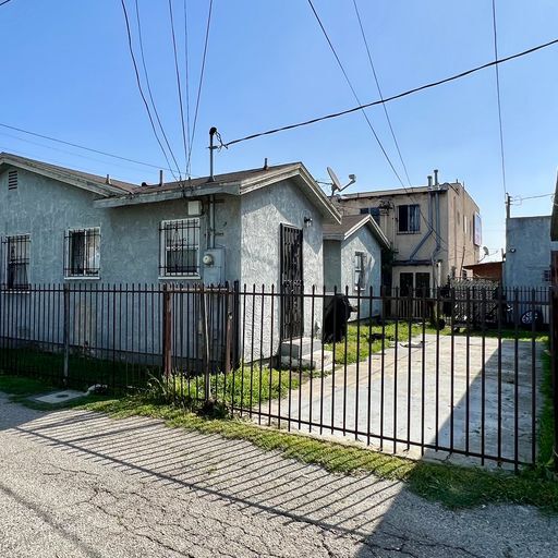 More Photos Of 10007 S San Pedro St, Los Angeles Apartments For Lease