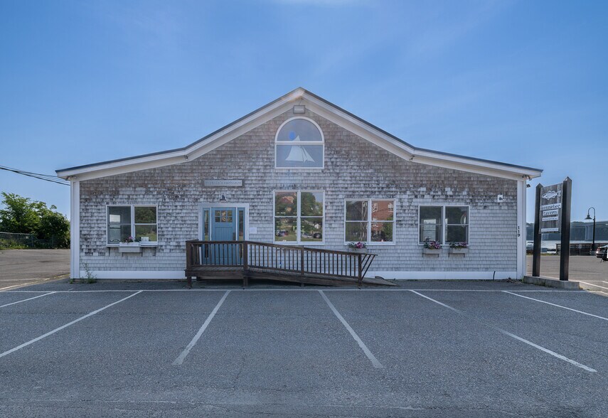 More Photos Of 119 Commercial St, Bath Marina For Sale