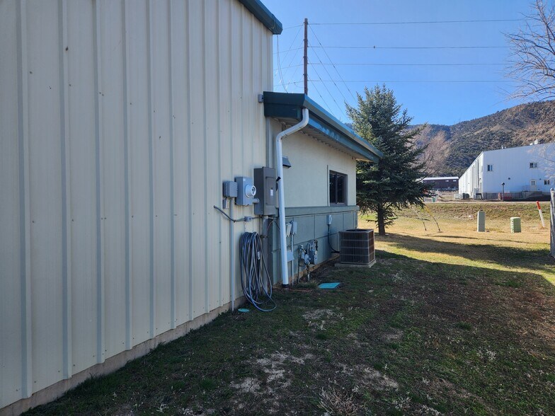 More Photos Of 2102 Airport Rd, Rifle Warehouse For Sale