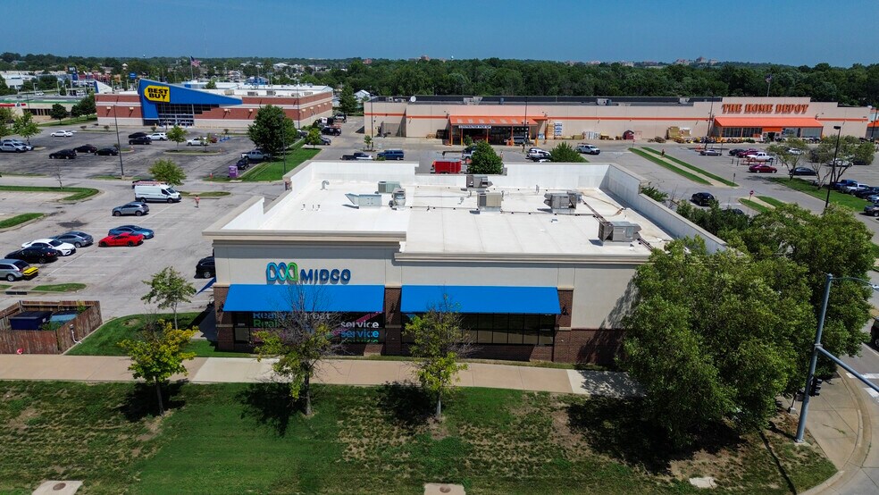 More Photos Of 1910-2040 W 31st St, Lawrence Unknown For Lease