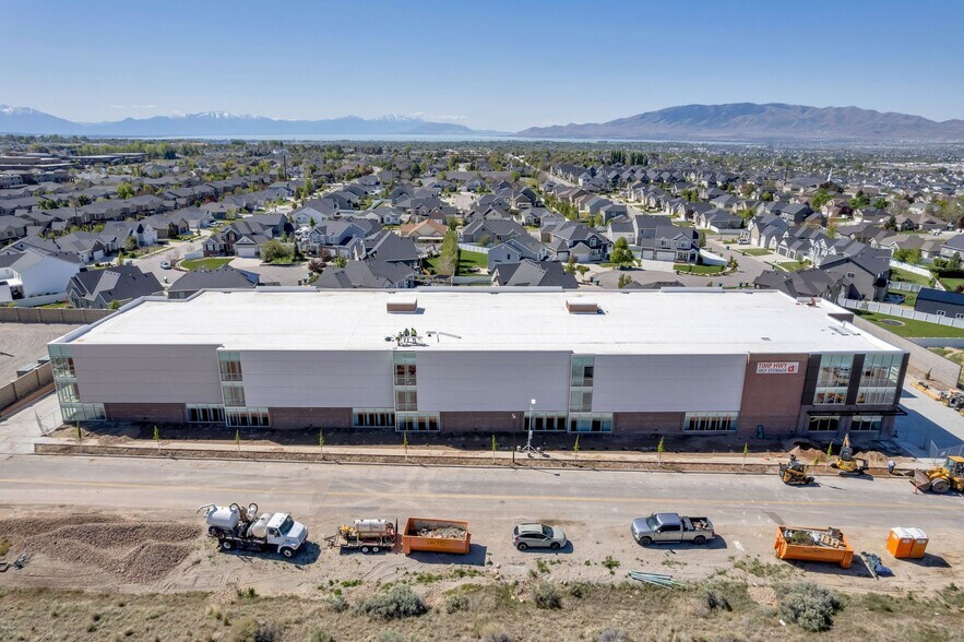 More Photos Of 275 W Bullriver Rd, Lehi Self Storage For Sale