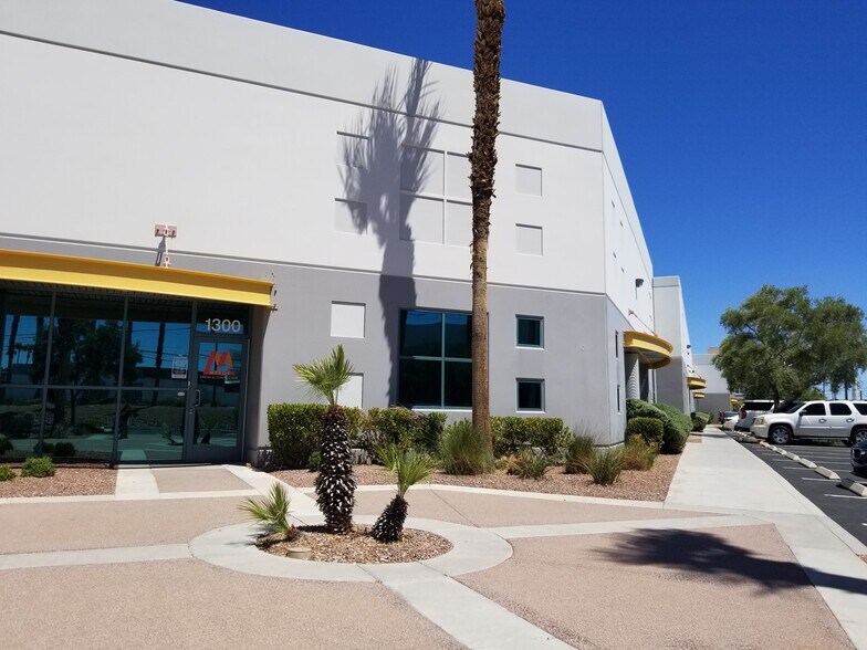 More Photos Of 5850 Polaris Ave, Las Vegas Light Manufacturing For Lease