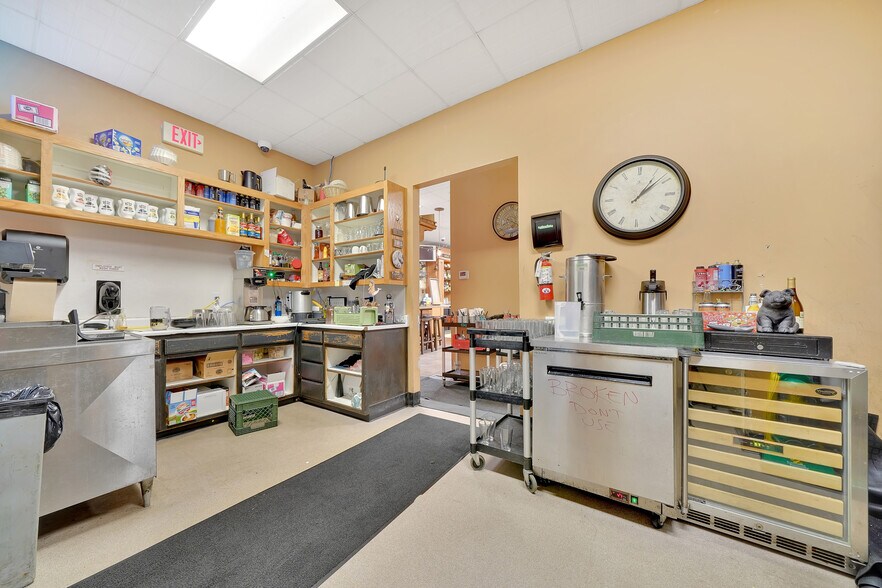 More Photos Of 36 Main St, Sutter Creek Restaurant For Sale