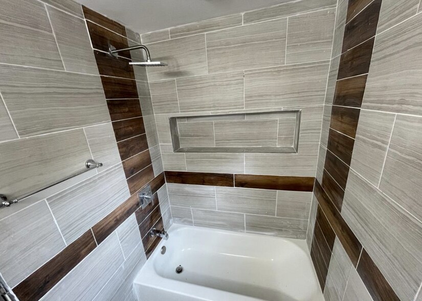 More Photos Of 23-36 Pine Crest Ridge, Woodstock Apartments For Sale