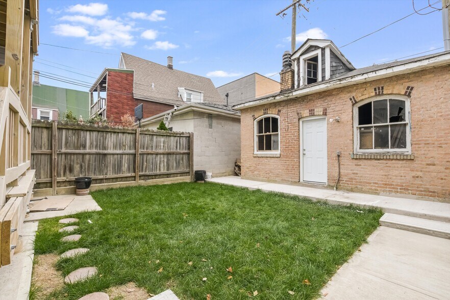 More Photos Of 2617 W Fullerton Ave, Chicago Storefront Retail Residential For Sale