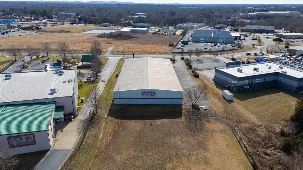 More Photos Of 2233 W Hanford Rd, Burlington Freestanding For Sale