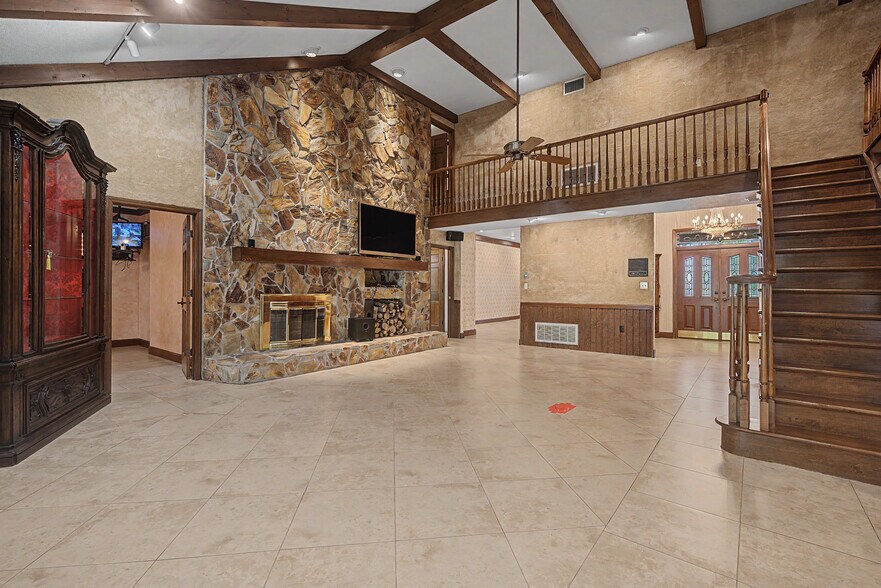 More Photos Of 2160 Laurence Dr, Clearwater Office For Sale