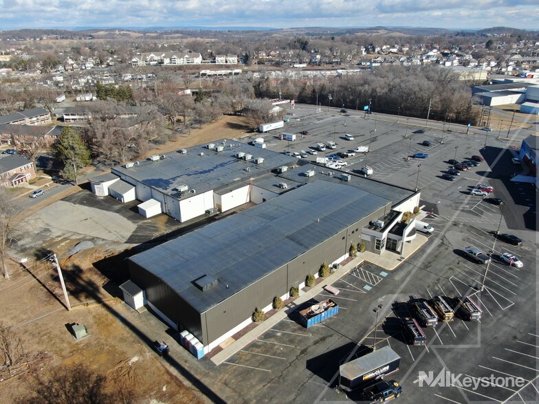 More Photos Of 172 Shillington Rd, Sinking Spring General Retail For Lease