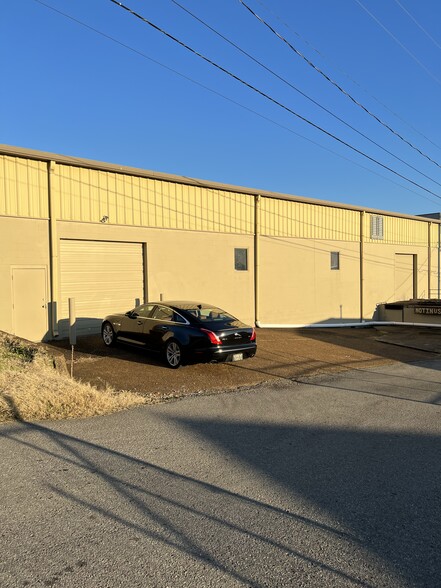 More Photos Of 2403 Kline Ave, Nashville Warehouse For Lease