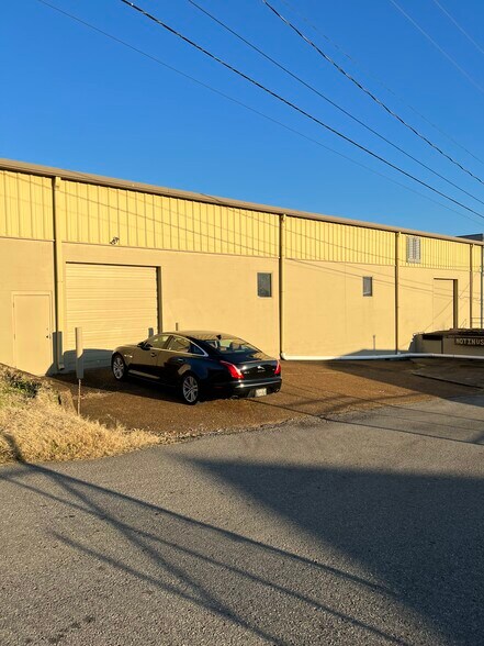 More Photos Of 2403 Kline Ave, Nashville Warehouse For Lease