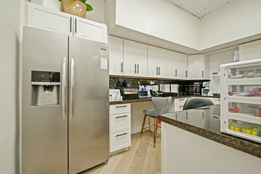 More Photos Of 200 S Andrews Ave, Fort Lauderdale Medical For Sale