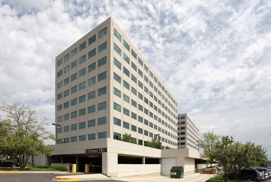 More Photos Of 333 E Butterfield Rd, Lombard Office For Lease