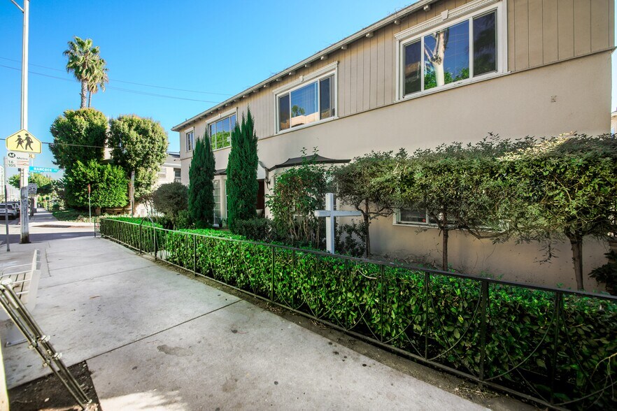 More Photos Of 8730-8736 Holloway Dr, West Hollywood Apartments For Sale