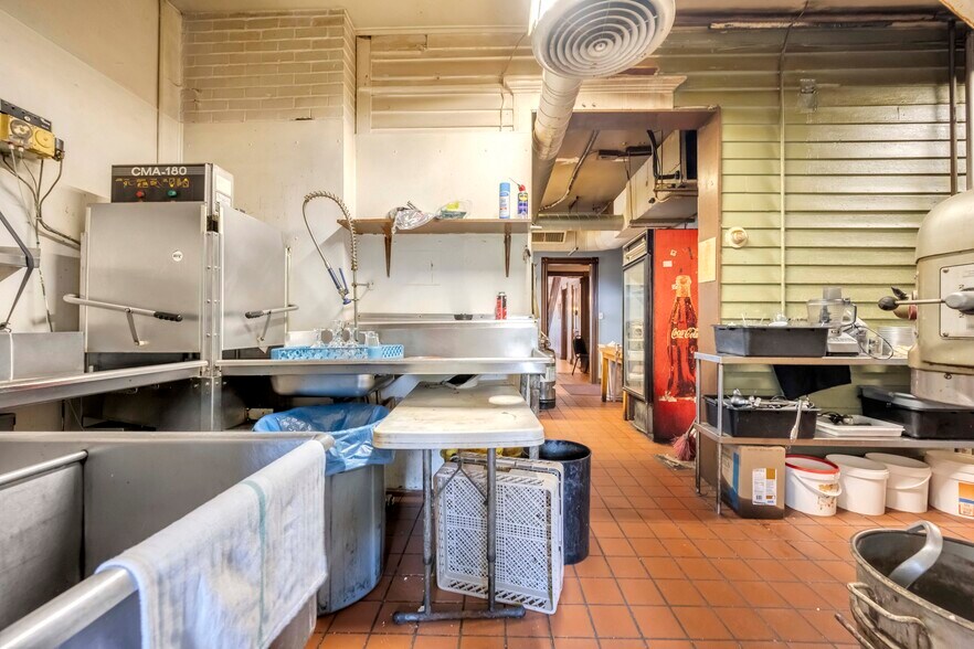 More Photos Of 5881 Sullivan Trl, Nazareth General Retail For Sale