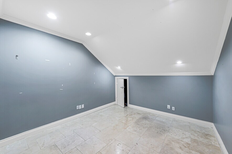 More Photos Of 607 Park Grove Dr, Katy Medical For Lease