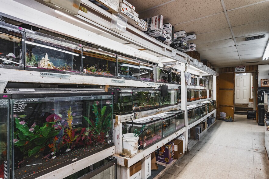 More Photos Of 2006 Camden Ave, Parkersburg Storefront Retail Residential For Sale