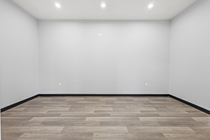 More Photos Of 800 N Plano Rd, Richardson Medical For Lease