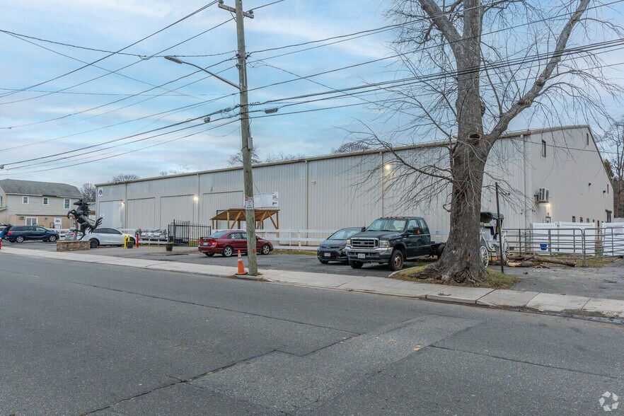 More Photos Of 633 Eagle Ave, West Hempstead Schools For Sale