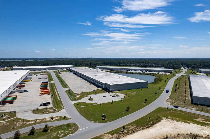 More Photos Of 320 Morgan Lakes Blvd, Pooler Distribution For Lease