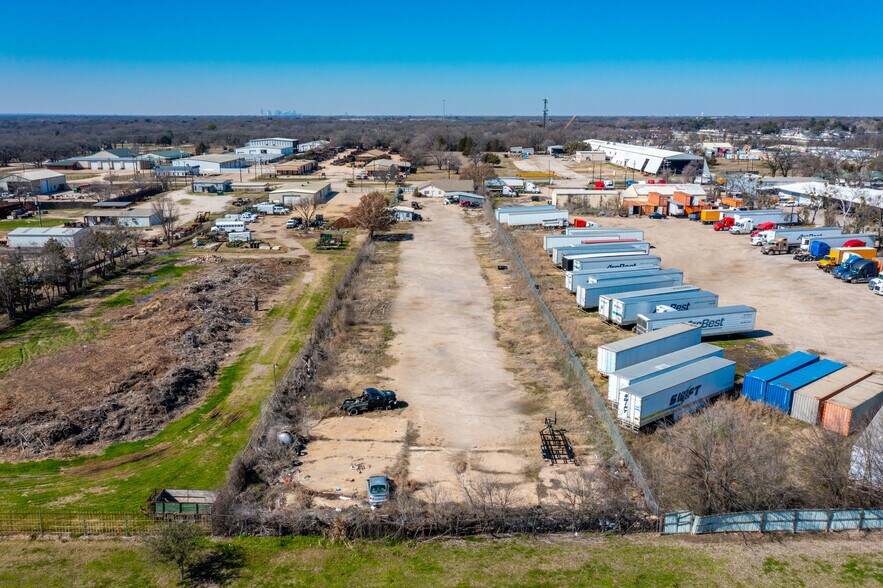 More Photos Of 401 W Simonds Rd, Seagoville Office For Sale