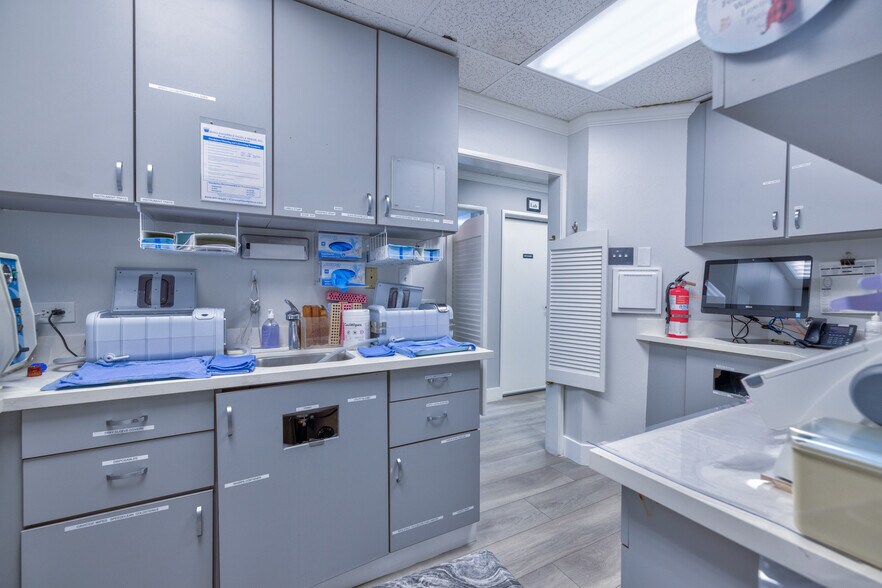 More Photos Of 16336 Whittier Blvd, Whittier Medical For Sale