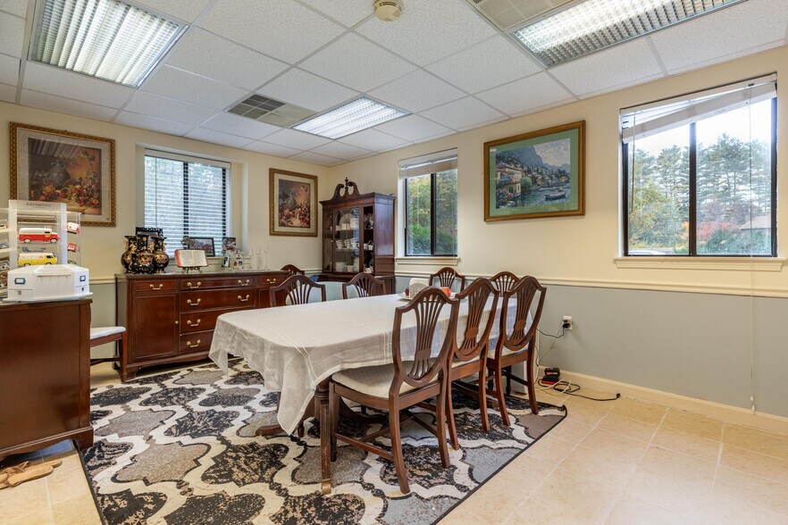 More Photos Of 414 Boston St, Topsfield Office For Sale