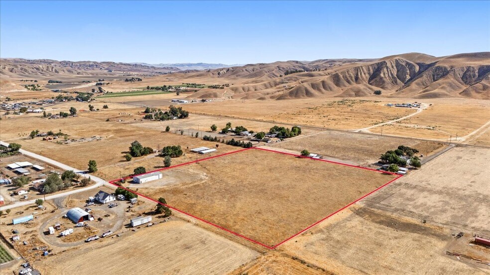 More Photos Of 485 S 8th St, Shandon Industrial For Sale