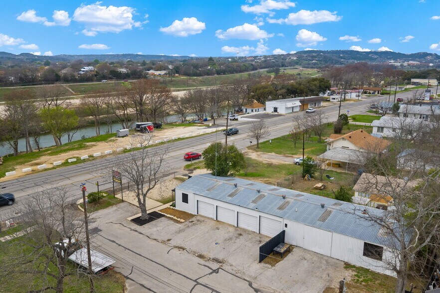 More Photos Of 2610 Memorial Blvd, Kerrville Industrial For Sale