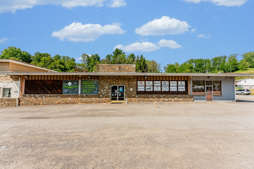 More Photos Of 2939 White Hall Blvd, White Hall General Retail For Sale