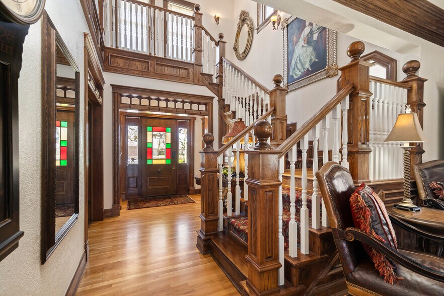 More Photos Of 306 N Main St, Bentonville Hospitality For Sale