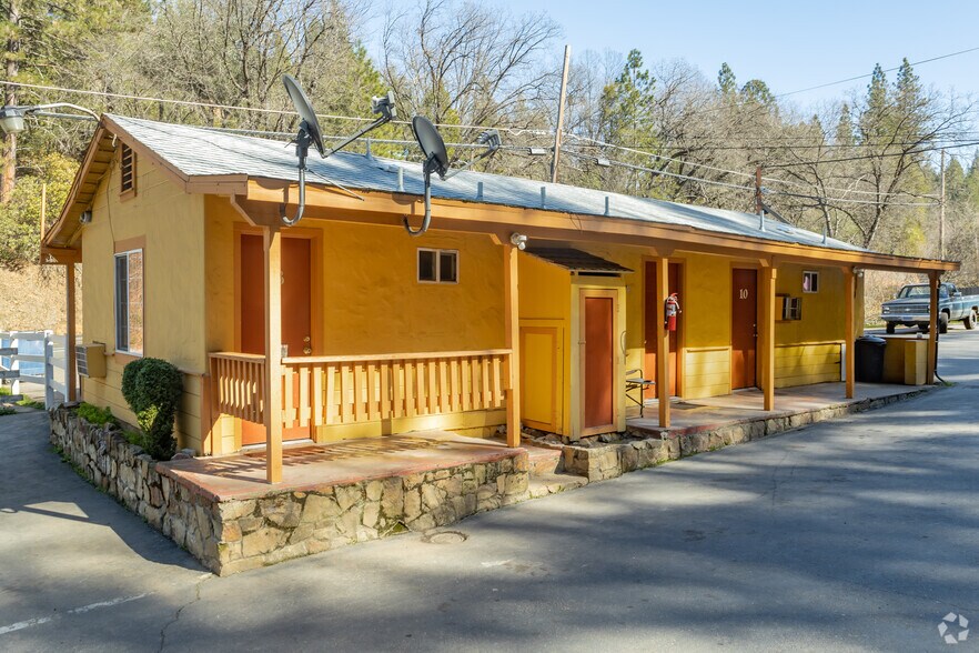 More Photos Of 1676 Broadway, Placerville Hotel For Sale