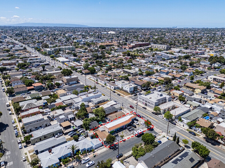 More Photos Of 6500 S Hoover St, Los Angeles General Retail For Sale