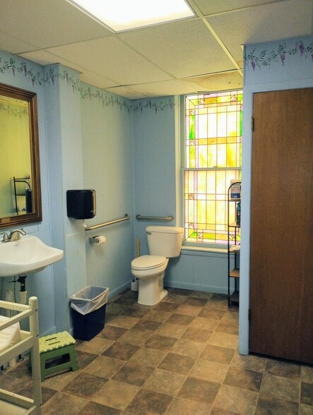 More Photos Of 906 Elm St, Coffeyville Religious Facility For Sale