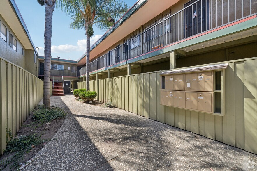 More Photos Of 2125 92nd Ave, Oakland Apartments For Sale