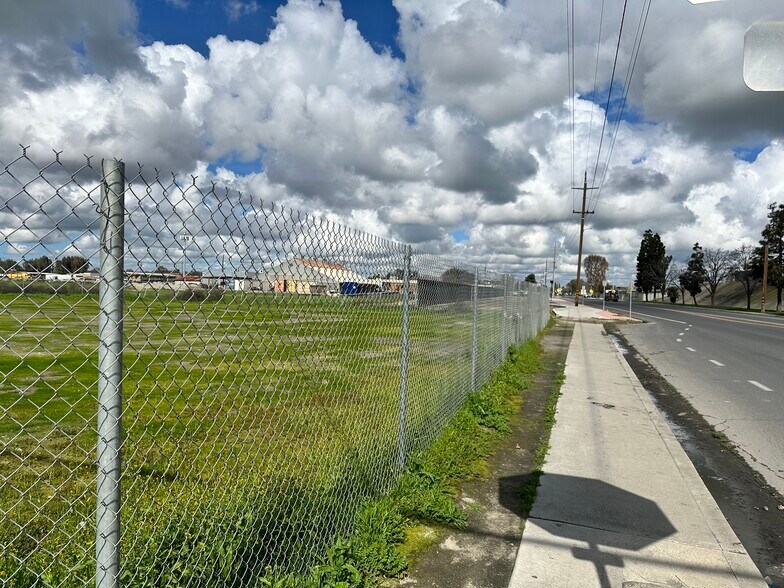 More Photos Of 2000 Sherman Ave, Corcoran Land For Sale