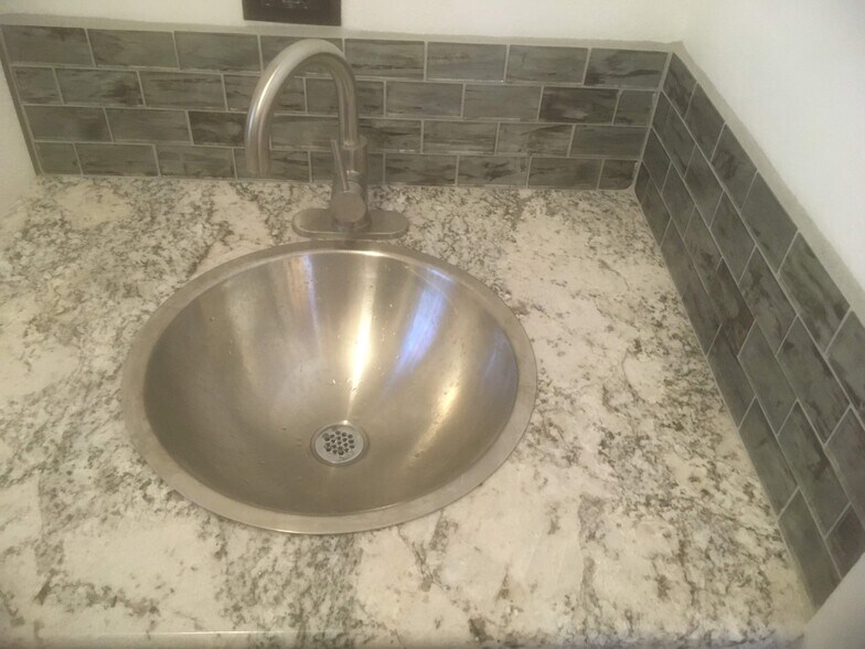 More Photos Of 224-226 N GUADALUPE St, Santa Fe Flex For Sale