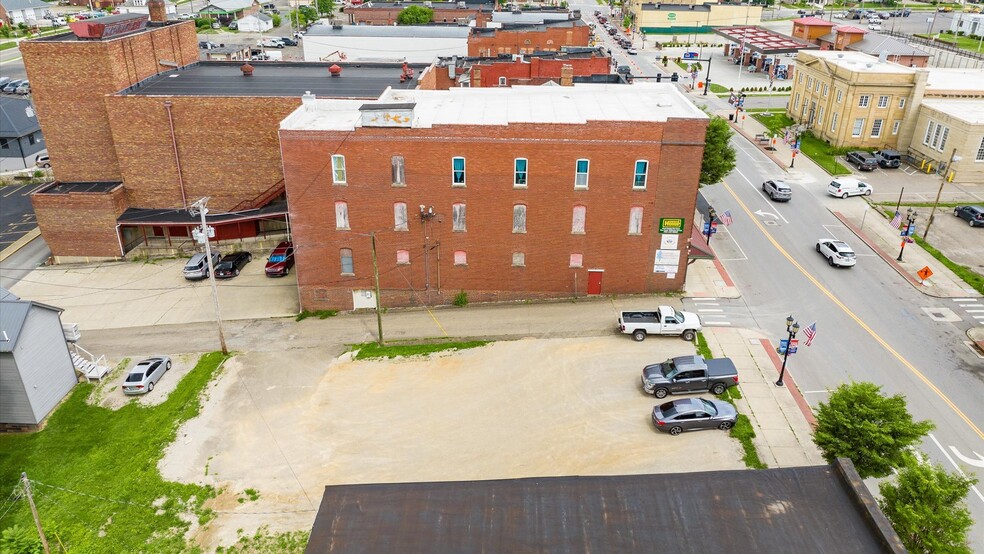 More Photos Of 927 Wheeling Ave, Cambridge Medical For Sale