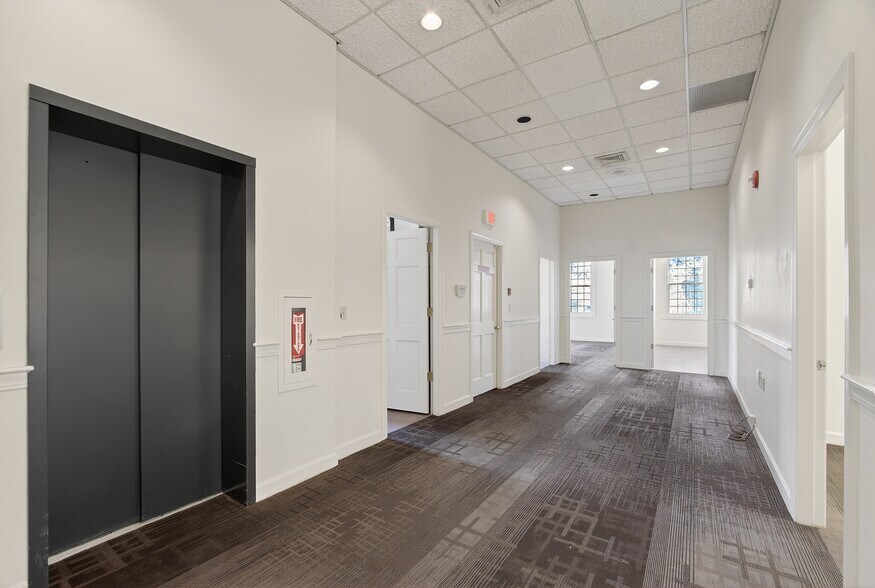 More Photos Of 31 Plaistow Rd, Plaistow Bank For Lease