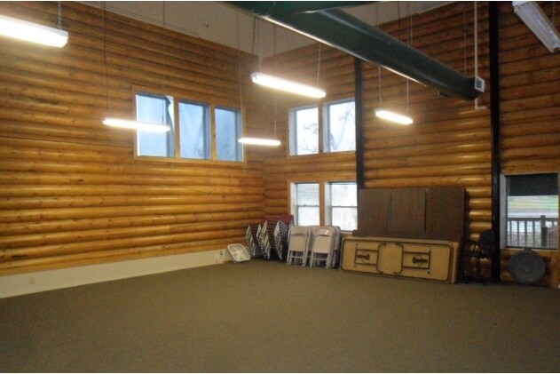 More Photos Of 3971 Durock Rd, Shingle Springs Showroom For Lease