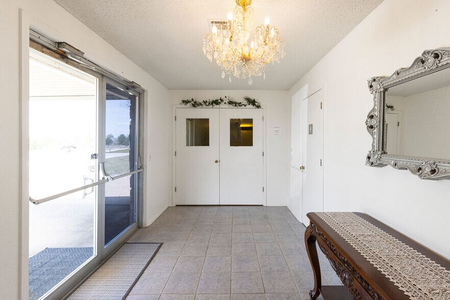 More Photos Of 58225 US-60, Fairland General Retail For Sale