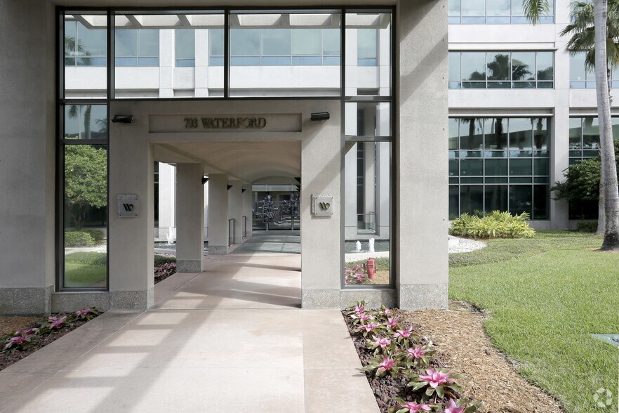 More Photos Of 703 NW 62nd Ave, Miami Office For Lease