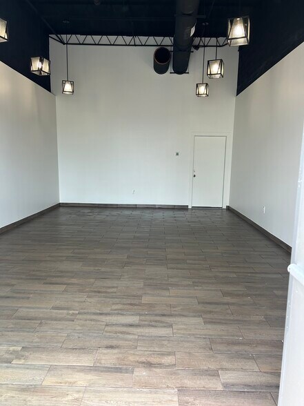 More Photos Of 302 W Defee Ave, Baytown Specialty For Sale