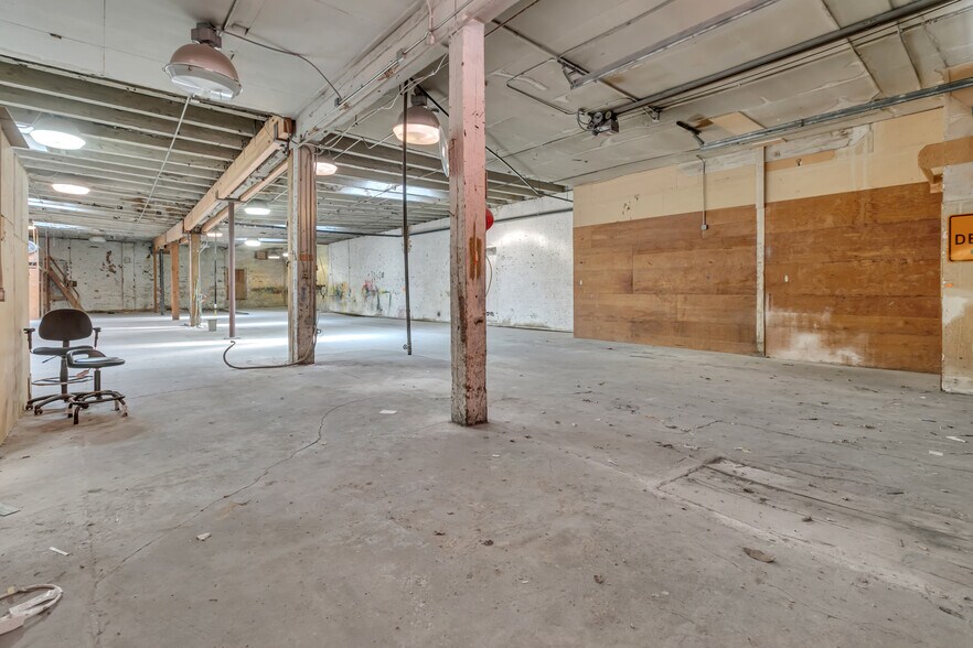 More Photos Of 1420 Broadway, Seattle Warehouse For Sale
