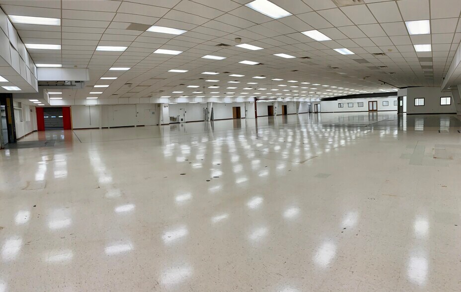 More Photos Of 423 Walters Ave, Johnstown Warehouse For Lease
