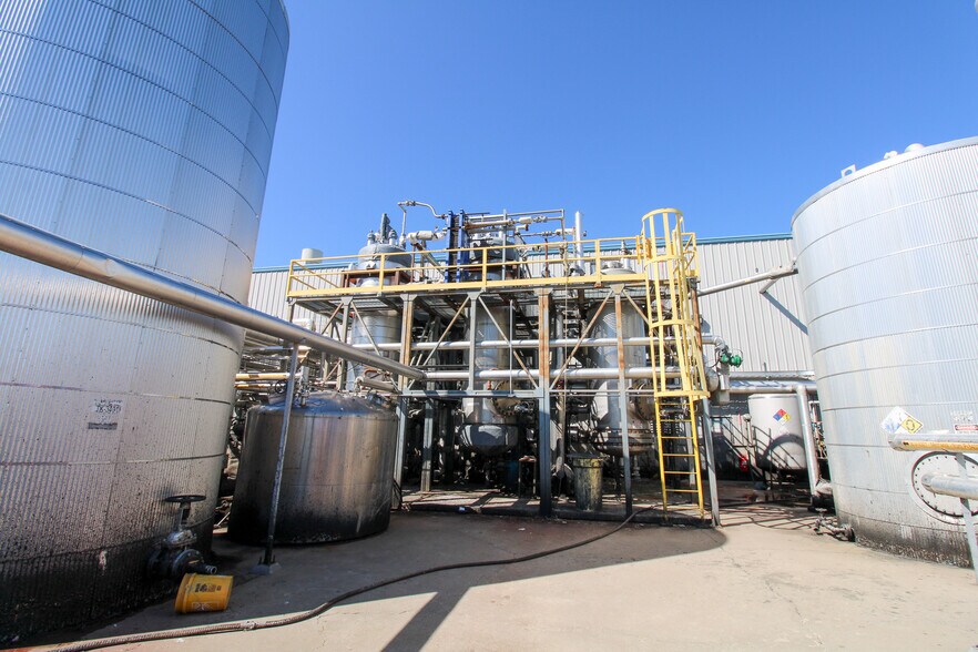 More Photos Of 5640 44th Ave S, Clinton Industrial For Sale