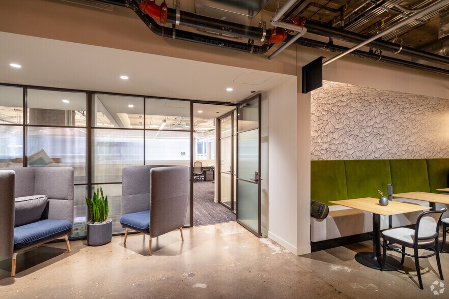 More Photos Of 311 W Monroe St, Chicago Coworking Space