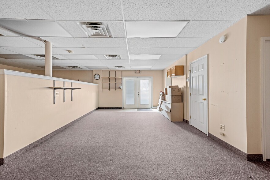 More Photos Of 901 Crown Point Rd, Westville Office For Lease