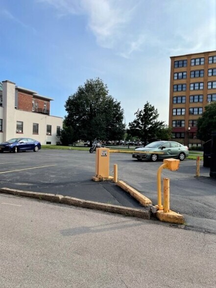 More Photos Of 121 N Fitzhugh St, Rochester Religious Facility For Lease