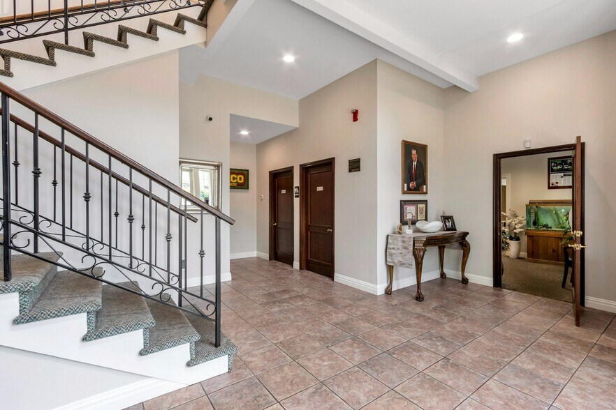 More Photos Of 161 Mckinley St, Closter Office For Sale